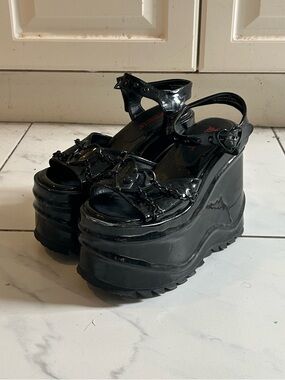demonia platform sandals